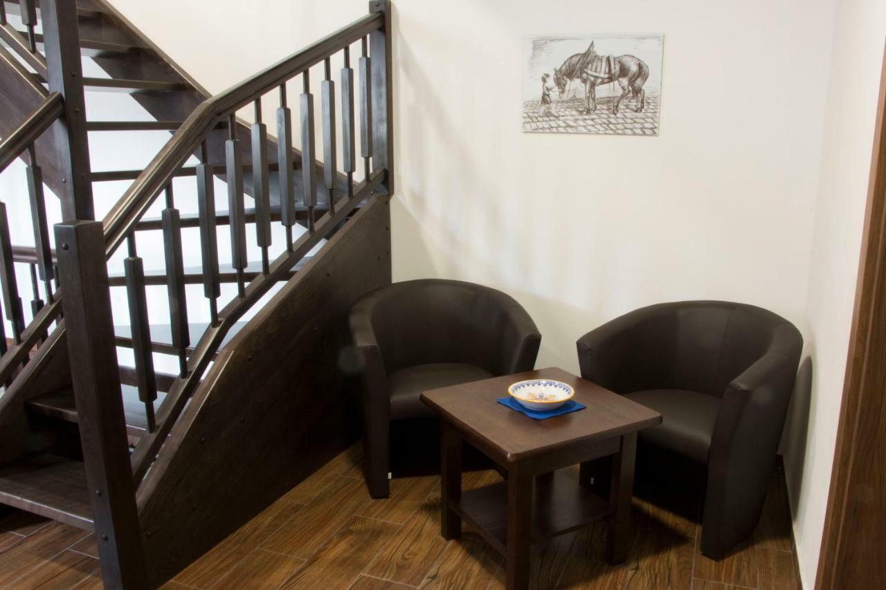 Hotel Cechuv Dvur Louka  Zewnętrze zdjęcie